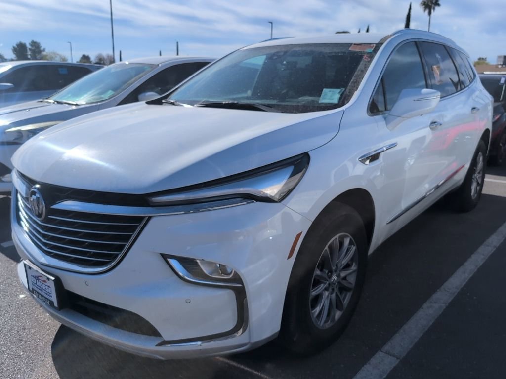 Used 2024 Buick Enclave Premium image 1