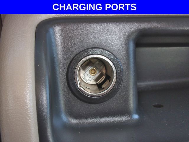 Used 2004 Chevrolet Avalanche Z71 w/ Preferred Equipment Group AWD/4WD image 2