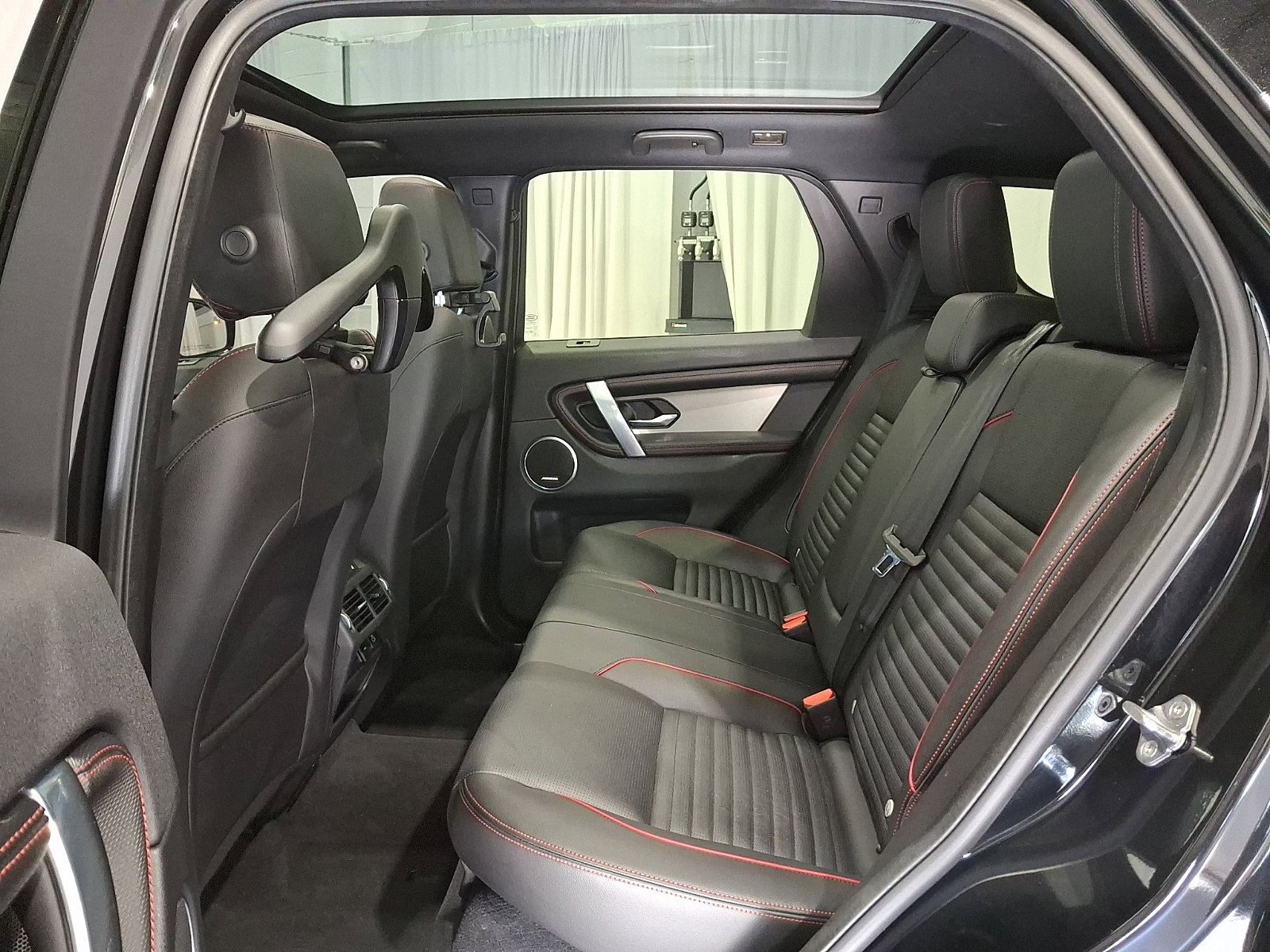 Certified 2023 Land Rover Discovery Sport S R-Dynamic AWD/4WD image 9