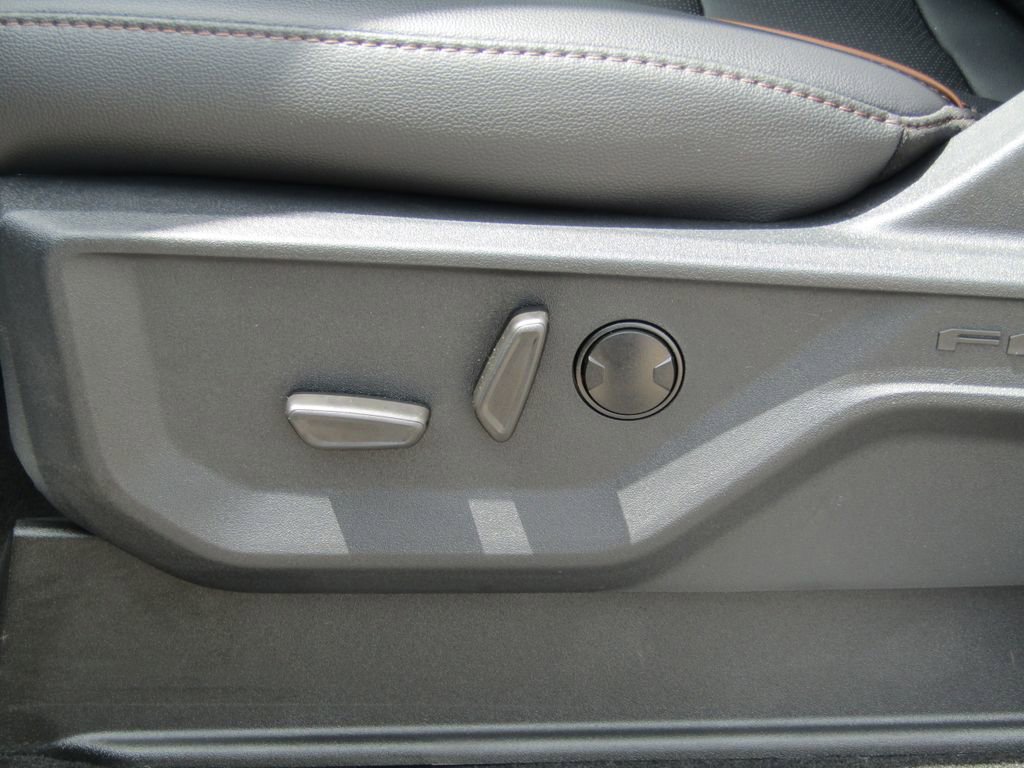 New 2025 Ford F350 Lariat w/ Lariat Ultimate Package image 27