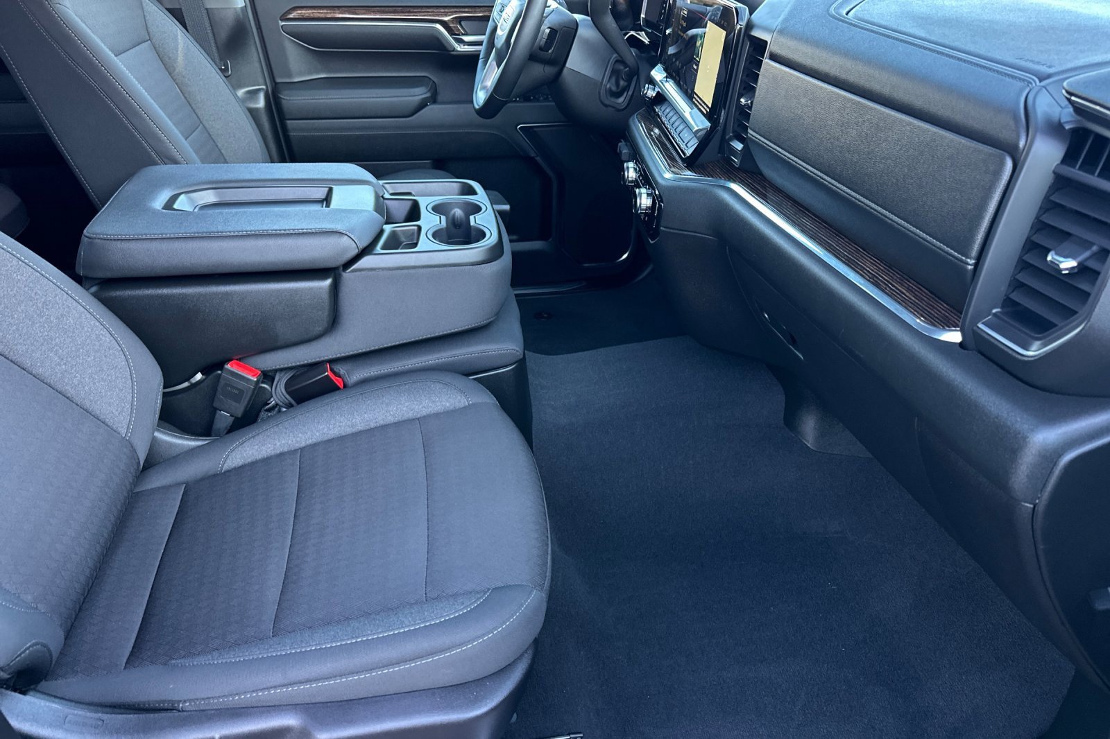 Used 2024 GMC Sierra 1500 Elevation w/ LPO, Elevation Black Package image 15