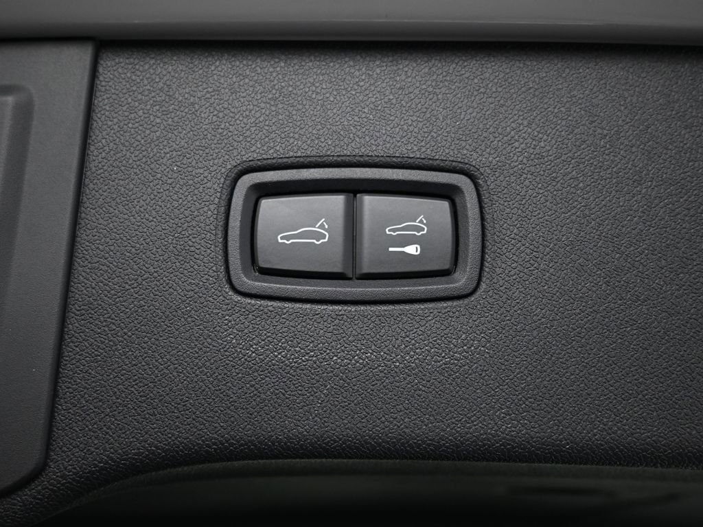 Certified 2025 Porsche Cayenne S image 27