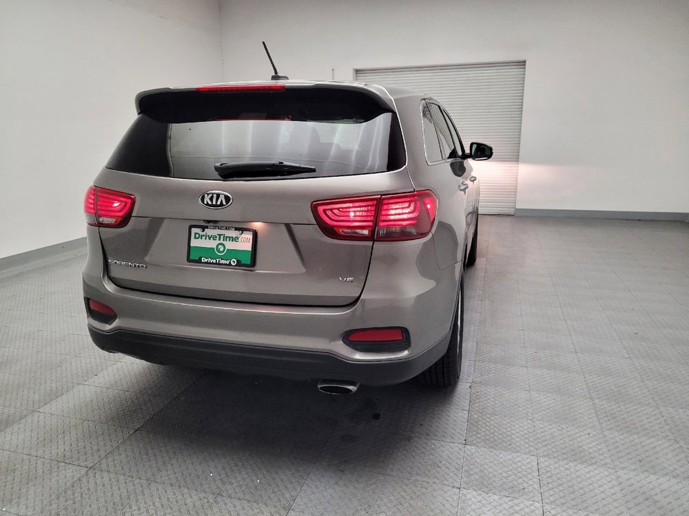 Used 2019 Kia Sorento LX image 7