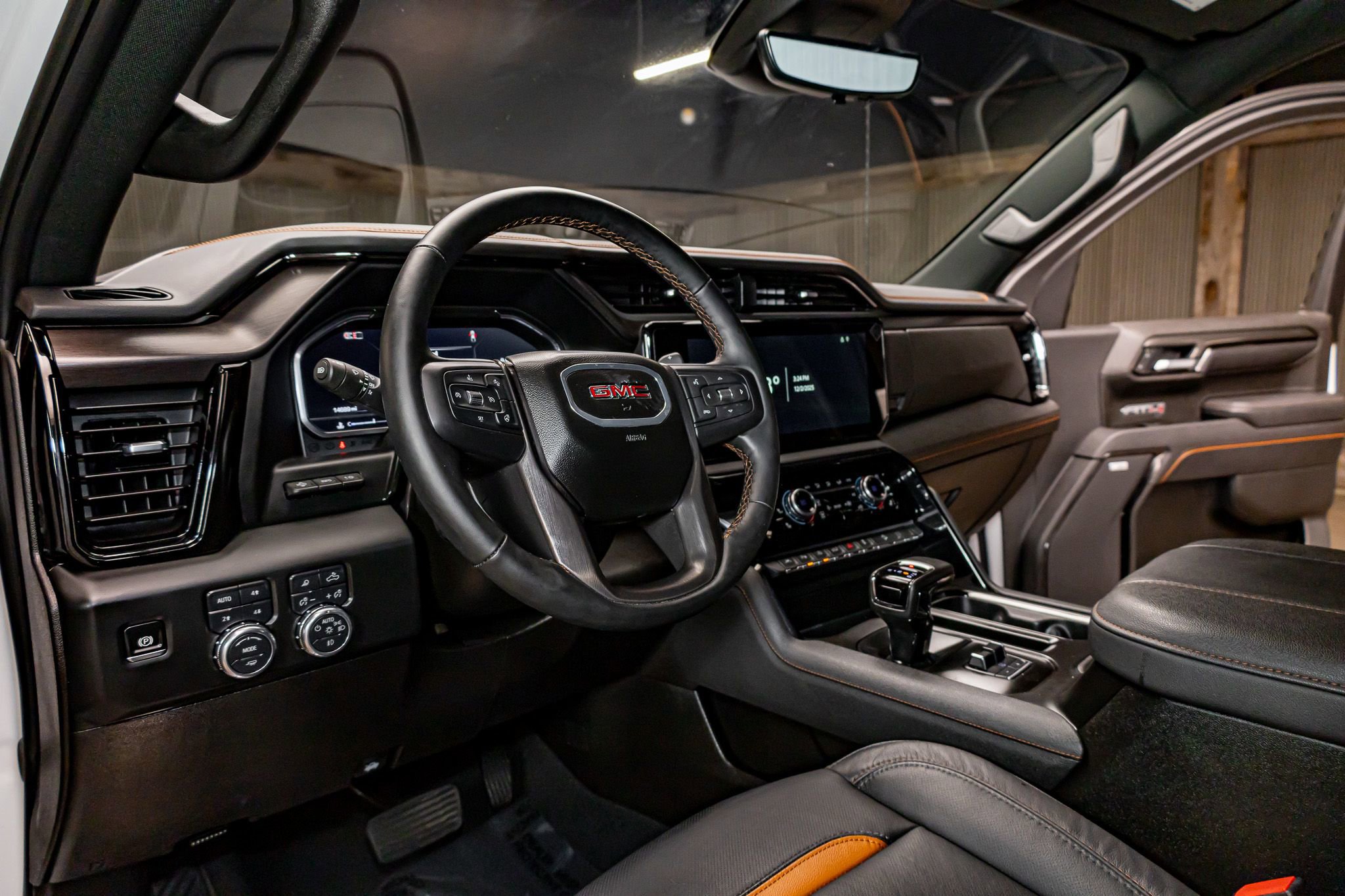 Used 2025 GMC Sierra 1500 AT4 w/ Technology Package image 17