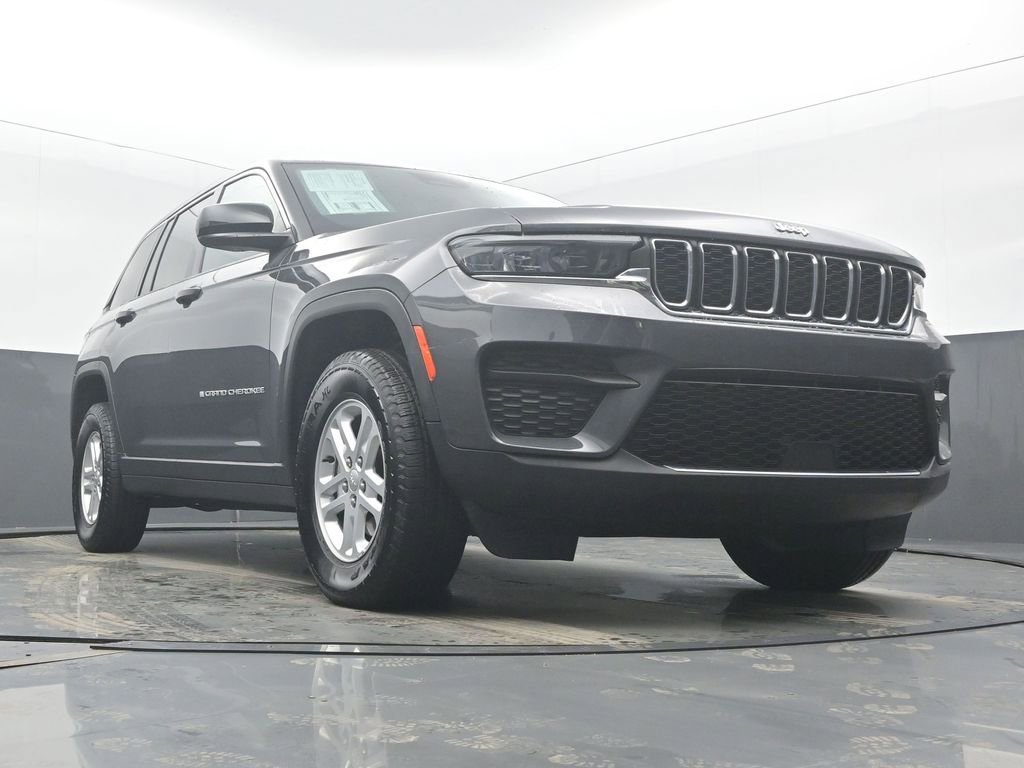 Used 2024 Jeep Grand Cherokee Laredo image 53