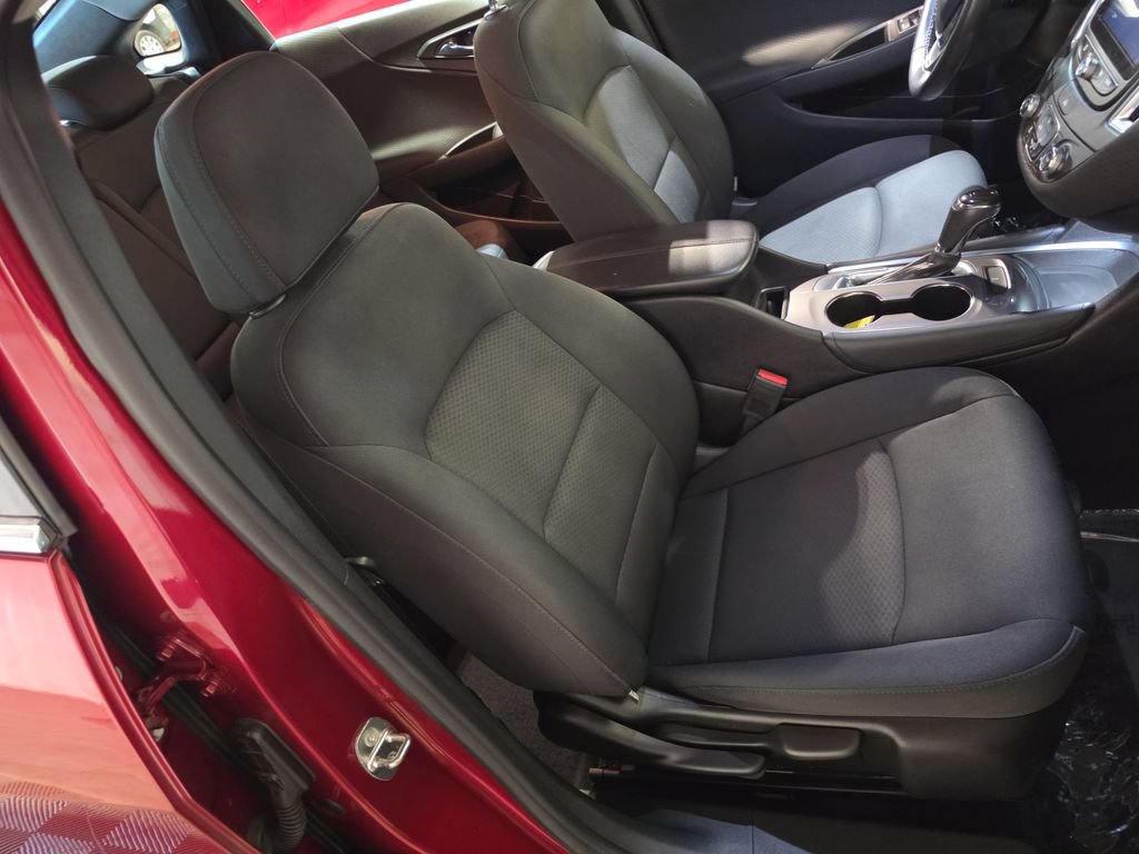 Used 2017 Chevrolet Malibu LT FWD image 25