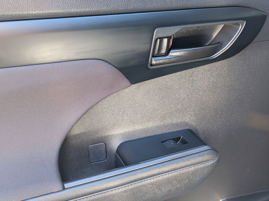 Used 2024 Toyota Highlander LE image 26