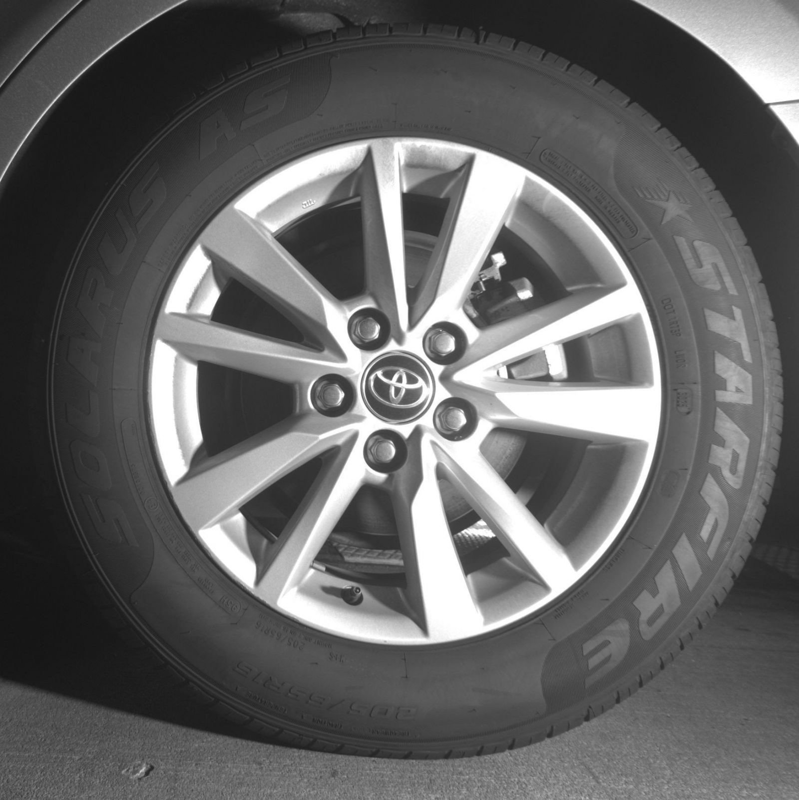 Used 2025 Toyota Camry LE FWD image 17