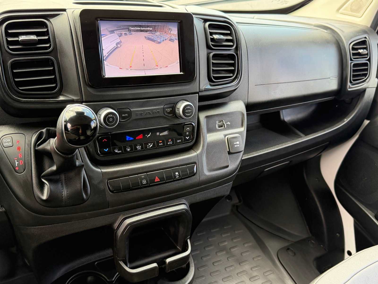Used 2025 RAM ProMaster 2500 w/ Convenience Group FWD image 22