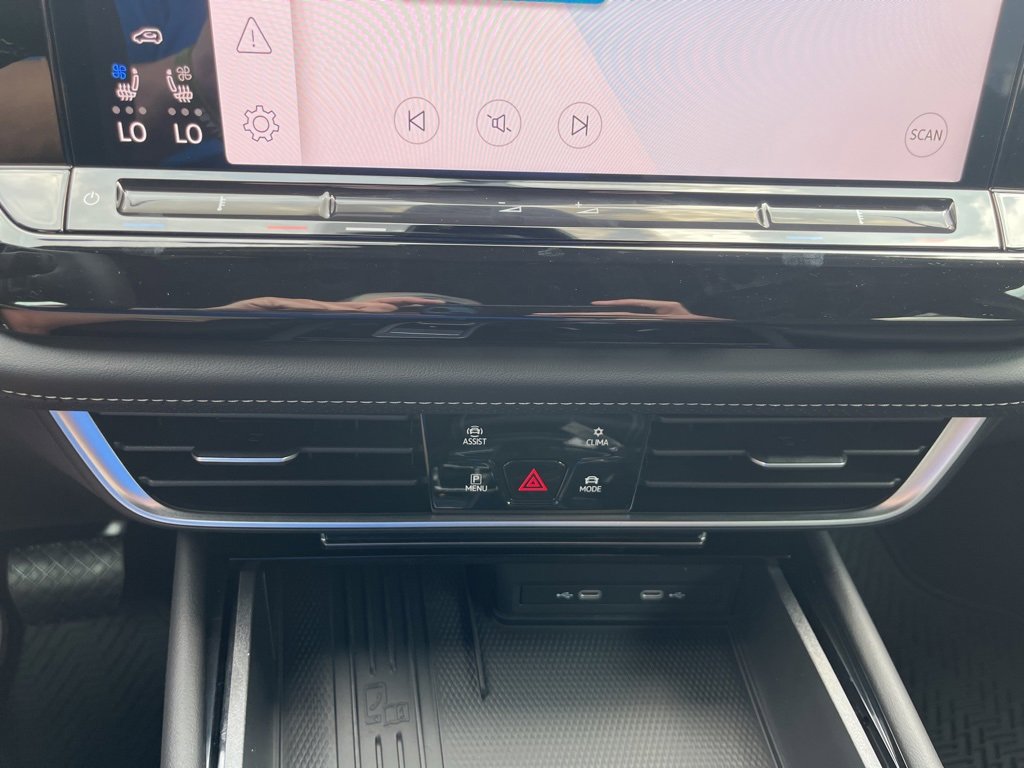 New 2025 Volkswagen Atlas Cross Sport SE image 10