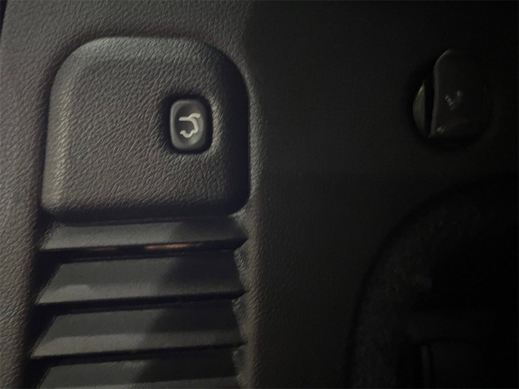 Used 2017 Jeep Grand Cherokee SRT image 7