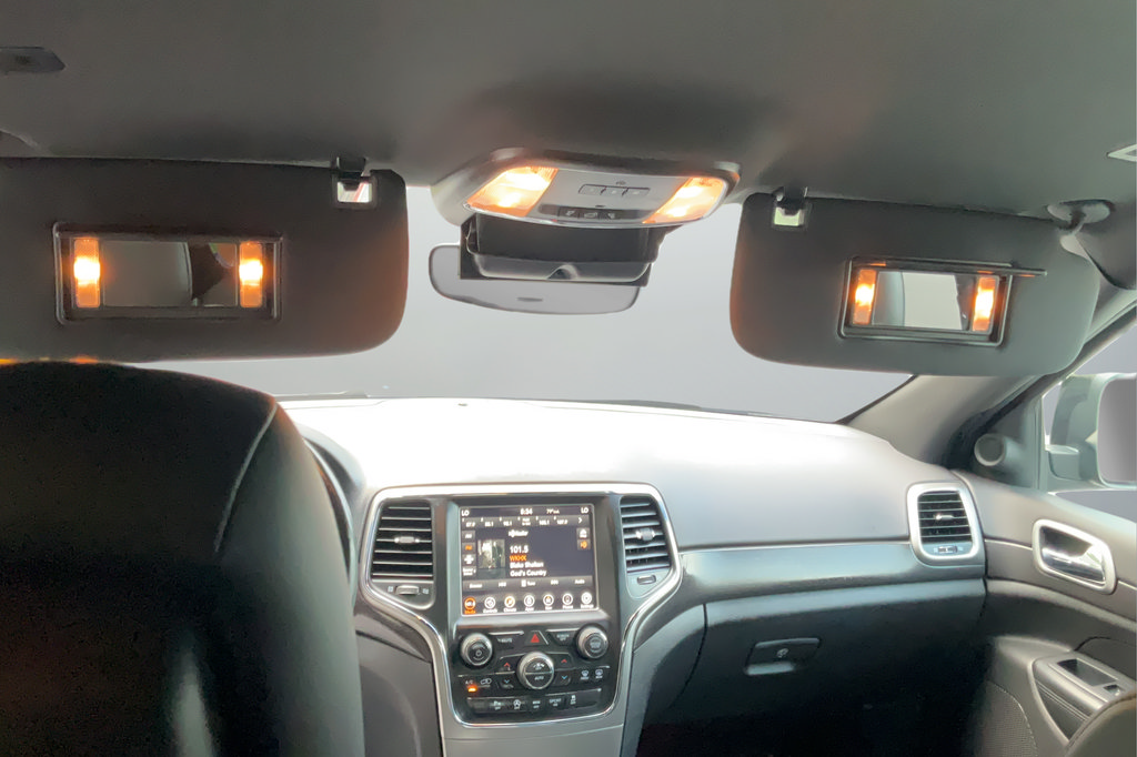 Used 2018 Jeep Grand Cherokee Altitude AWD/4WD image 36