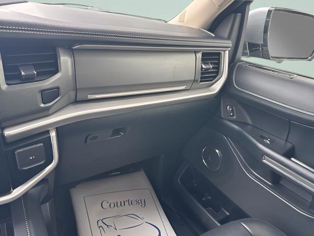 Used 2024 Ford Expedition XLT image 38