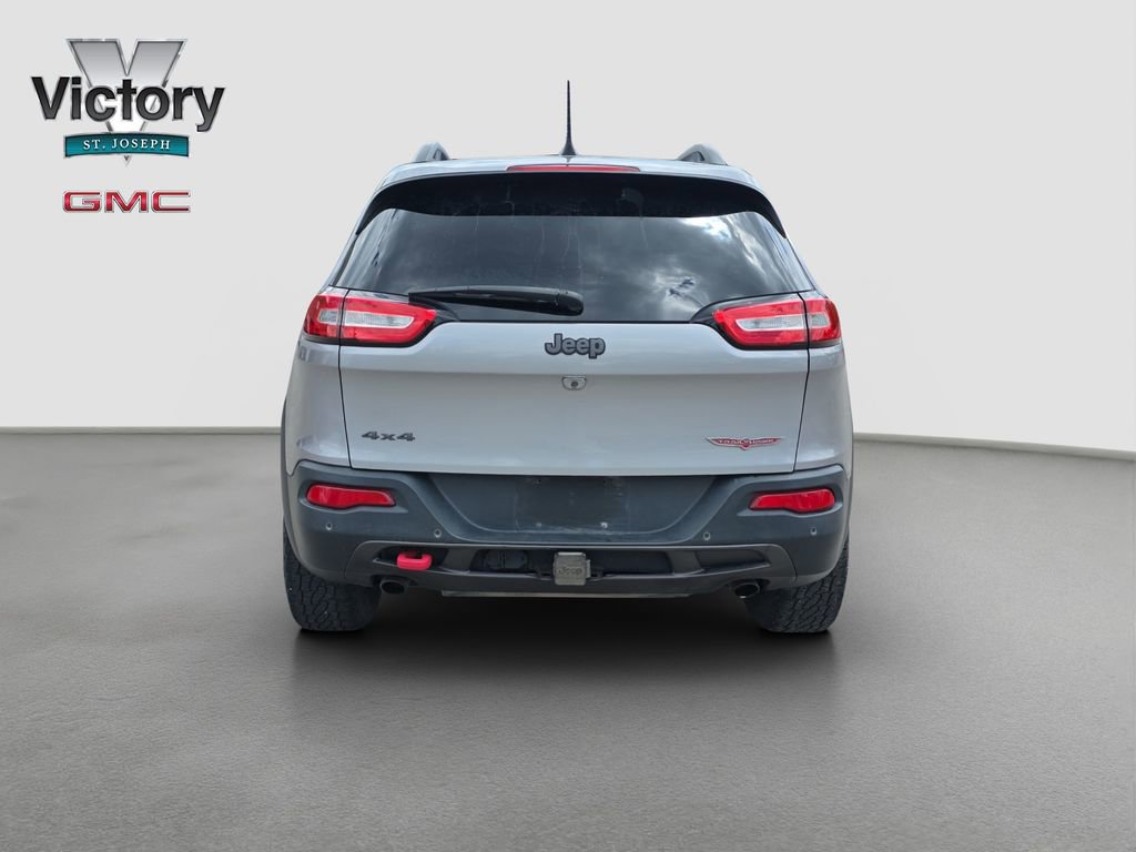 Used 2018 Jeep Cherokee Trailhawk w/ Comfort/Convenience Group AWD/4WD image 16