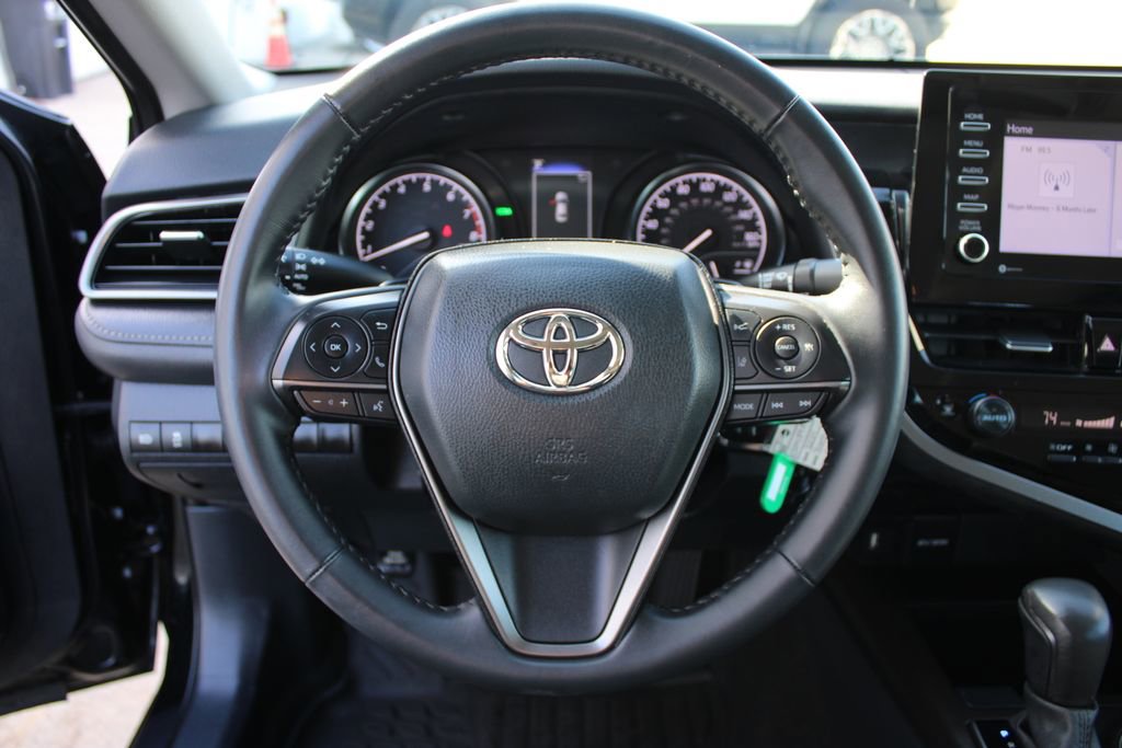 Used 2024 Toyota Camry SE image 12