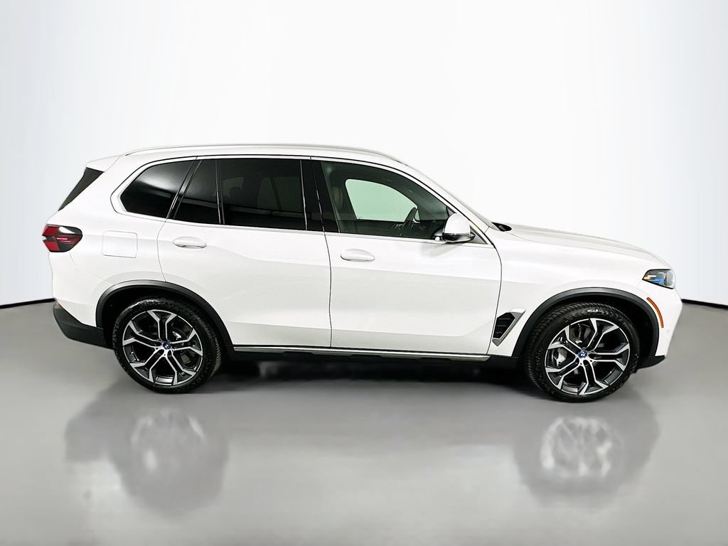 Used 2025 BMW X5 xDrive50e w/ Executive Package AWD/4WD image 4