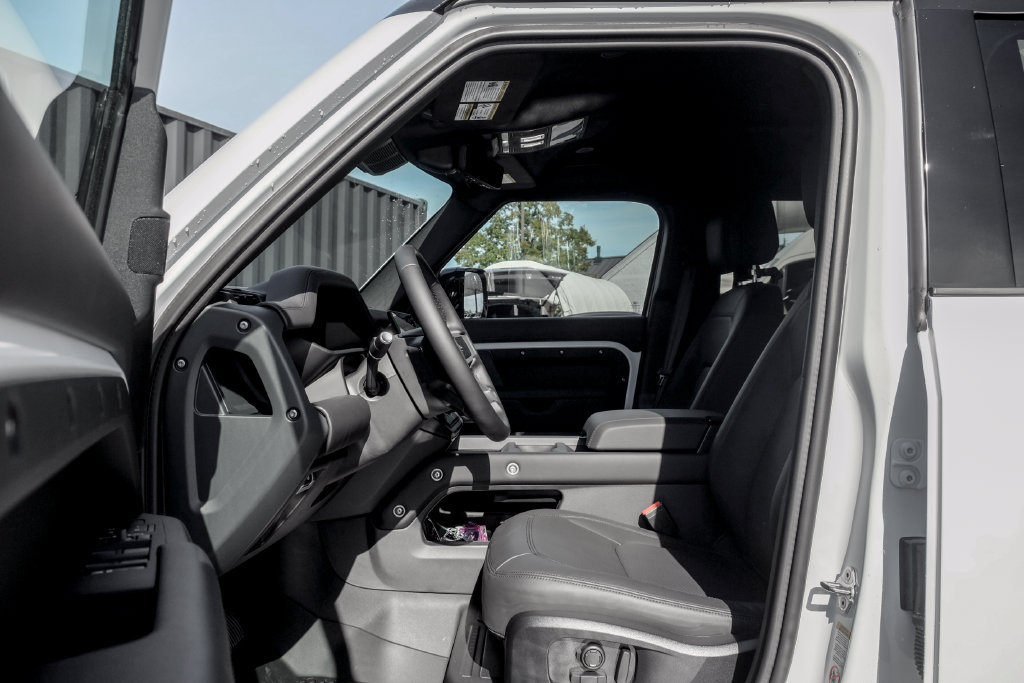 New 2026 Land Rover Defender 110 X-Dynamic SE AWD/4WD image 10
