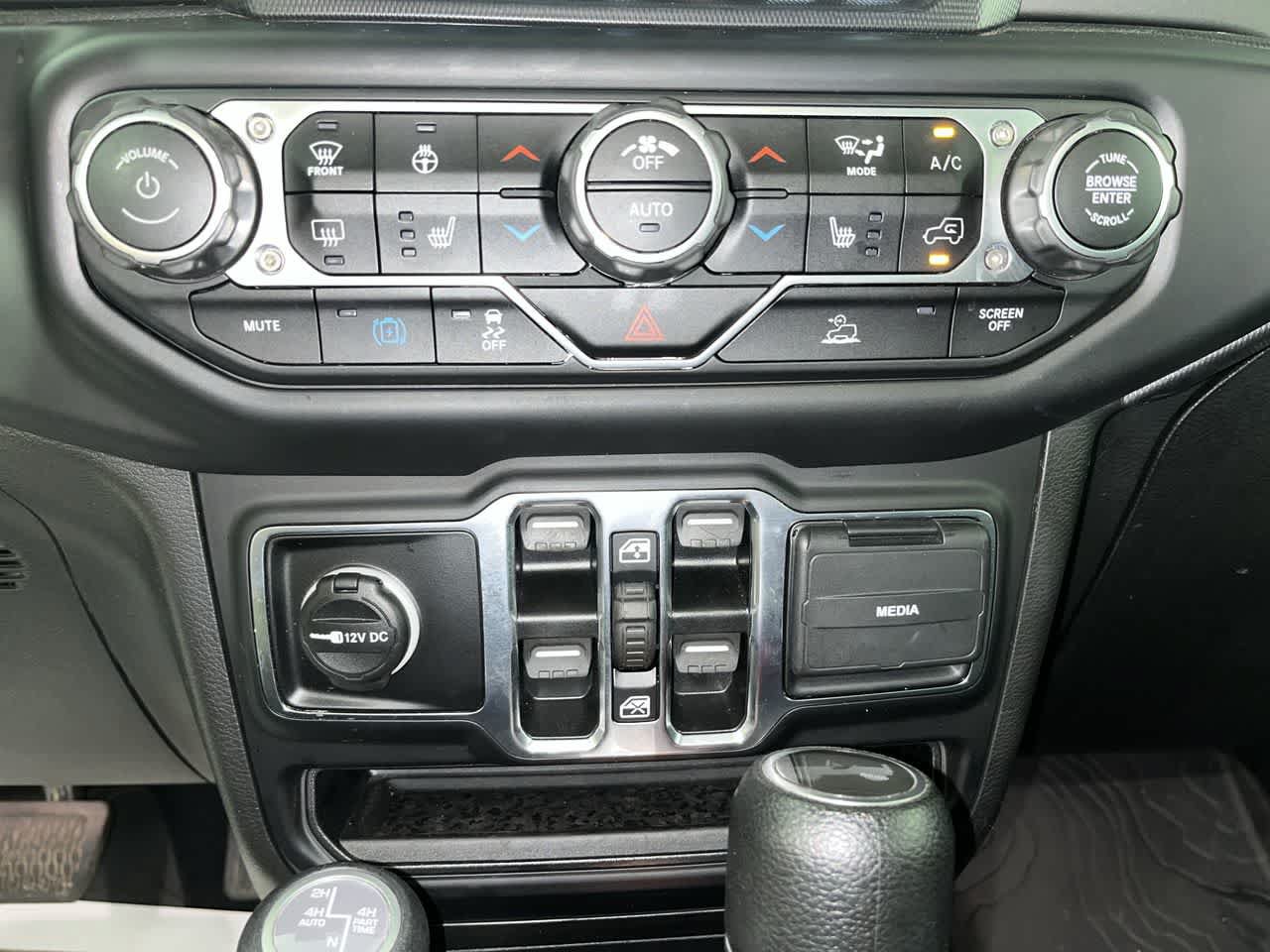 Used 2023 Jeep Wrangler Unlimited w/ Cold Weather Group AWD/4WD image 21