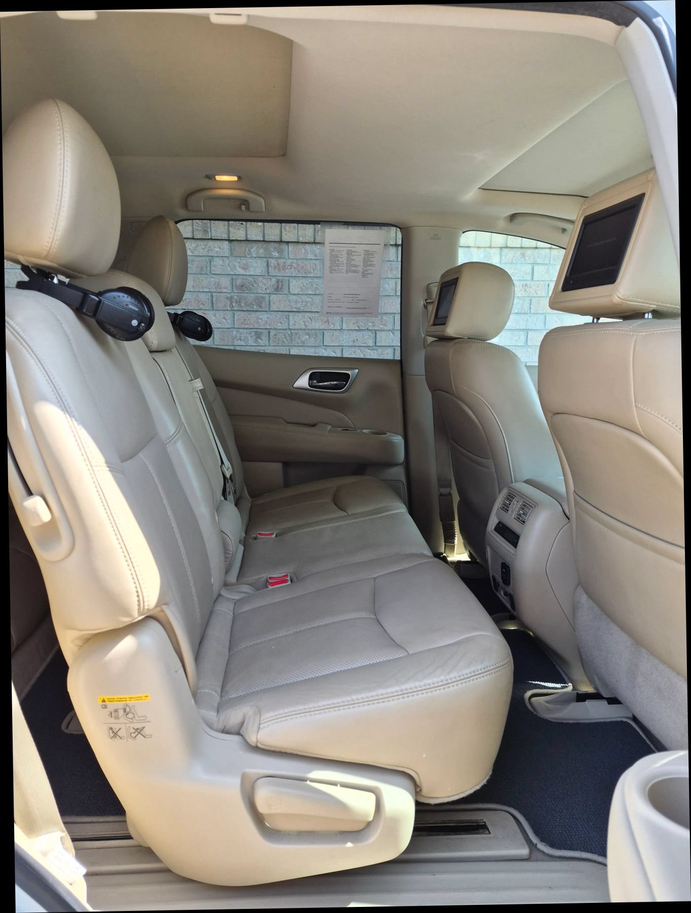 Used 2014 Nissan Pathfinder Platinum w/ Platinum Premium Package FWD image 6
