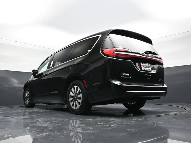 Used 2024 Chrysler Pacifica Limited FWD image 58