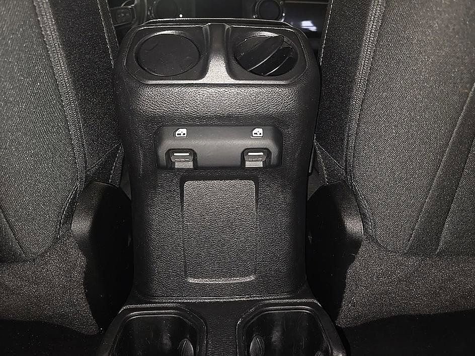 Used 2022 Jeep Wrangler Unlimited Sport image 33