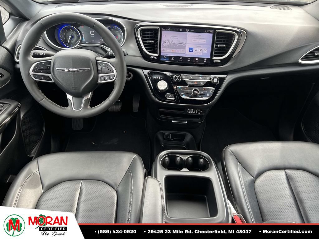 Used 2025 Chrysler Pacifica Select FWD image 14