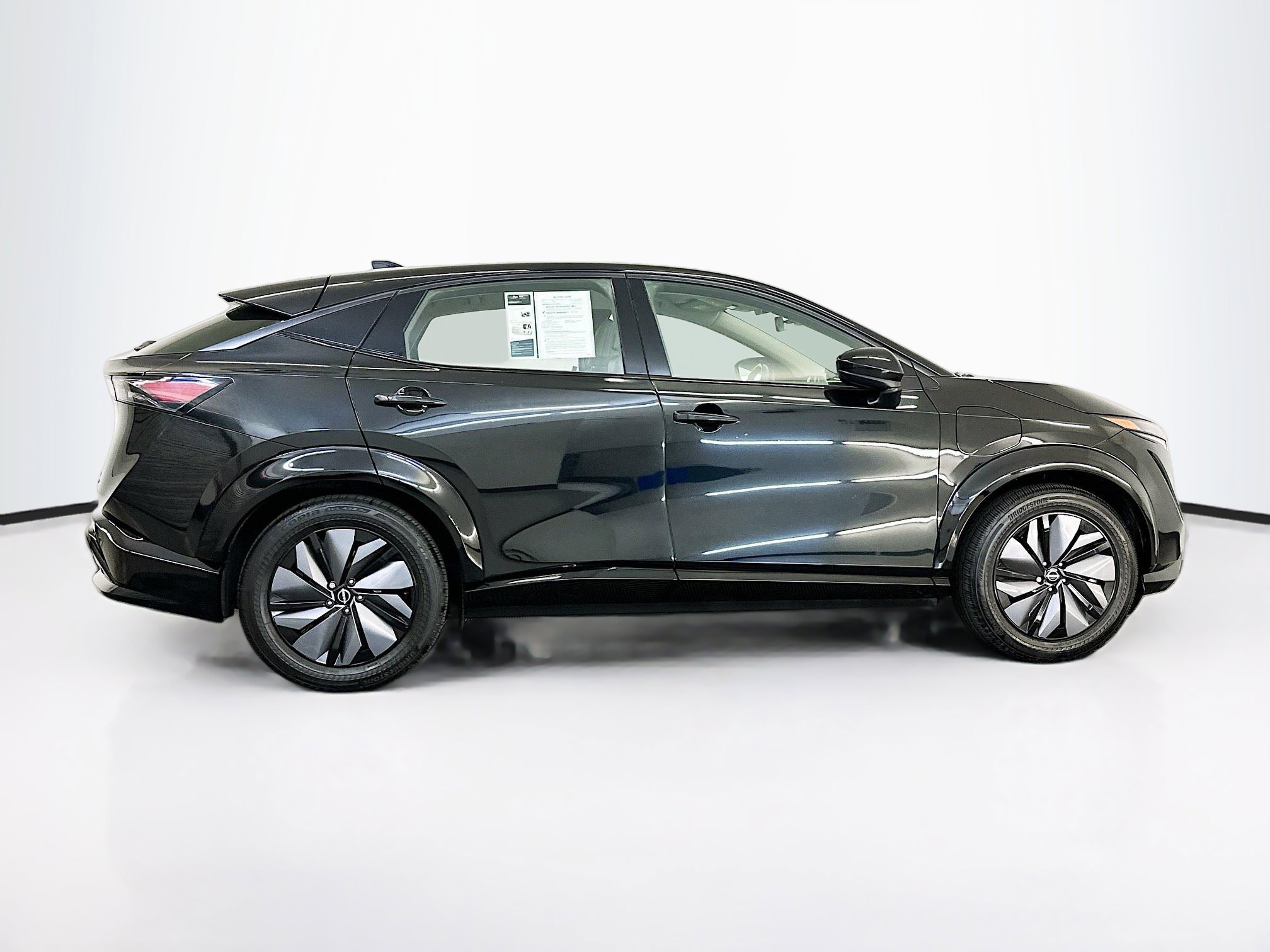 Used 2023 Nissan Ariya AWD image 10