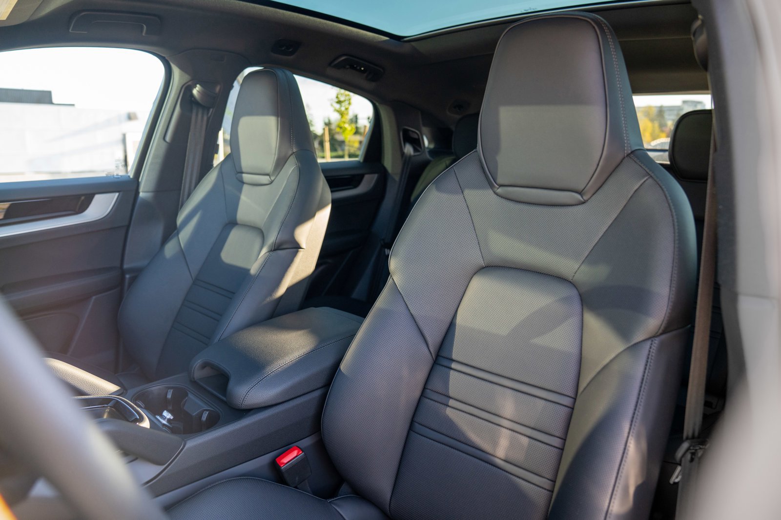 New 2026 Porsche Cayenne Coupe AWD/4WD image 5