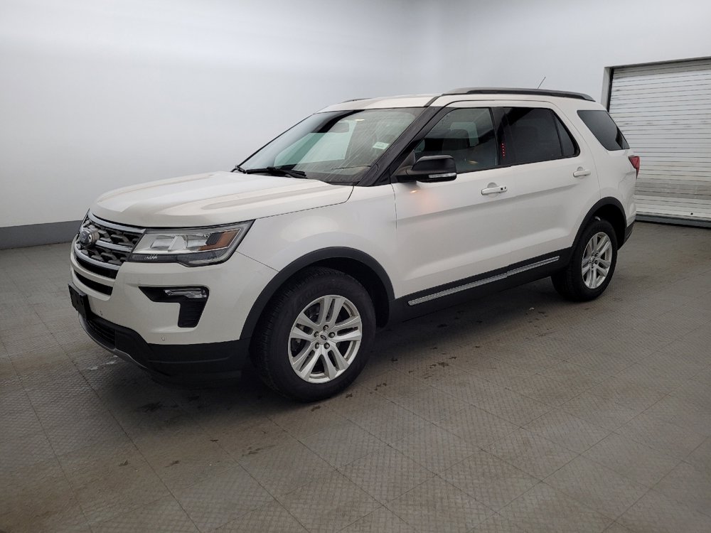 Used 2018 Ford Explorer XLT w/ Equipment Group 202A image 2