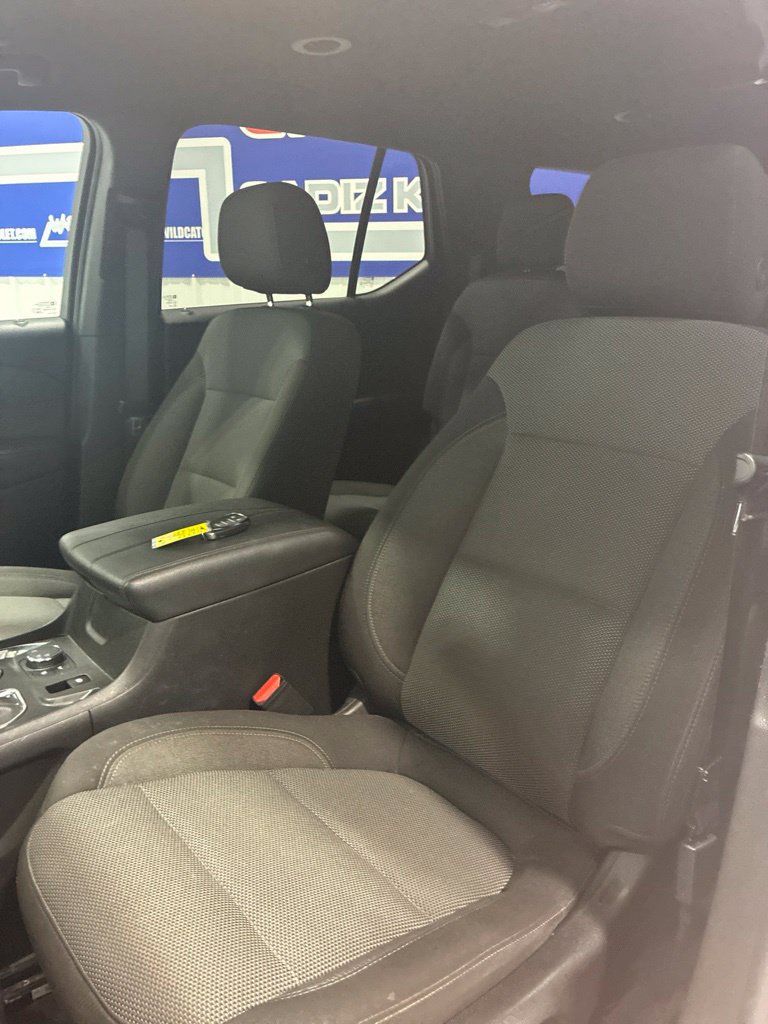 Used 2023 Chevrolet Traverse LT AWD/4WD image 16