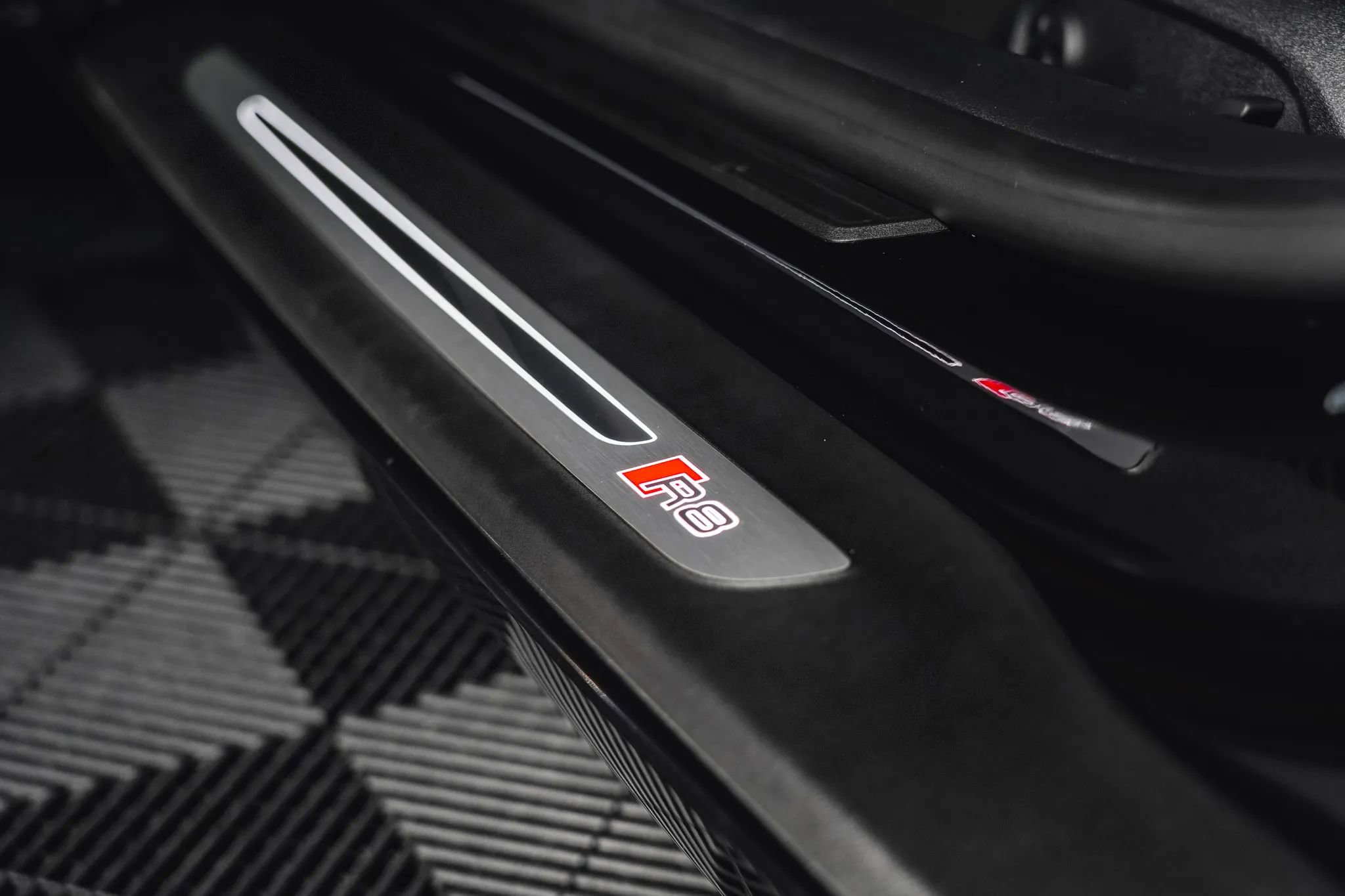 Used 2015 Audi R8 V8 image 41