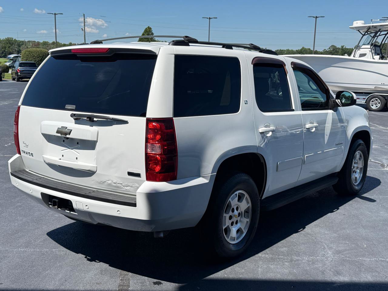 Used 2010 Chevrolet Tahoe LT w/ Luxury Package RWD image 4
