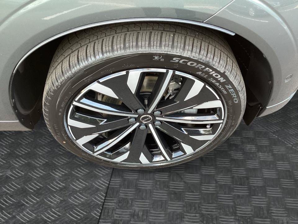 New 2027 Volvo XC60 T8 Ultra AWD/4WD image 25