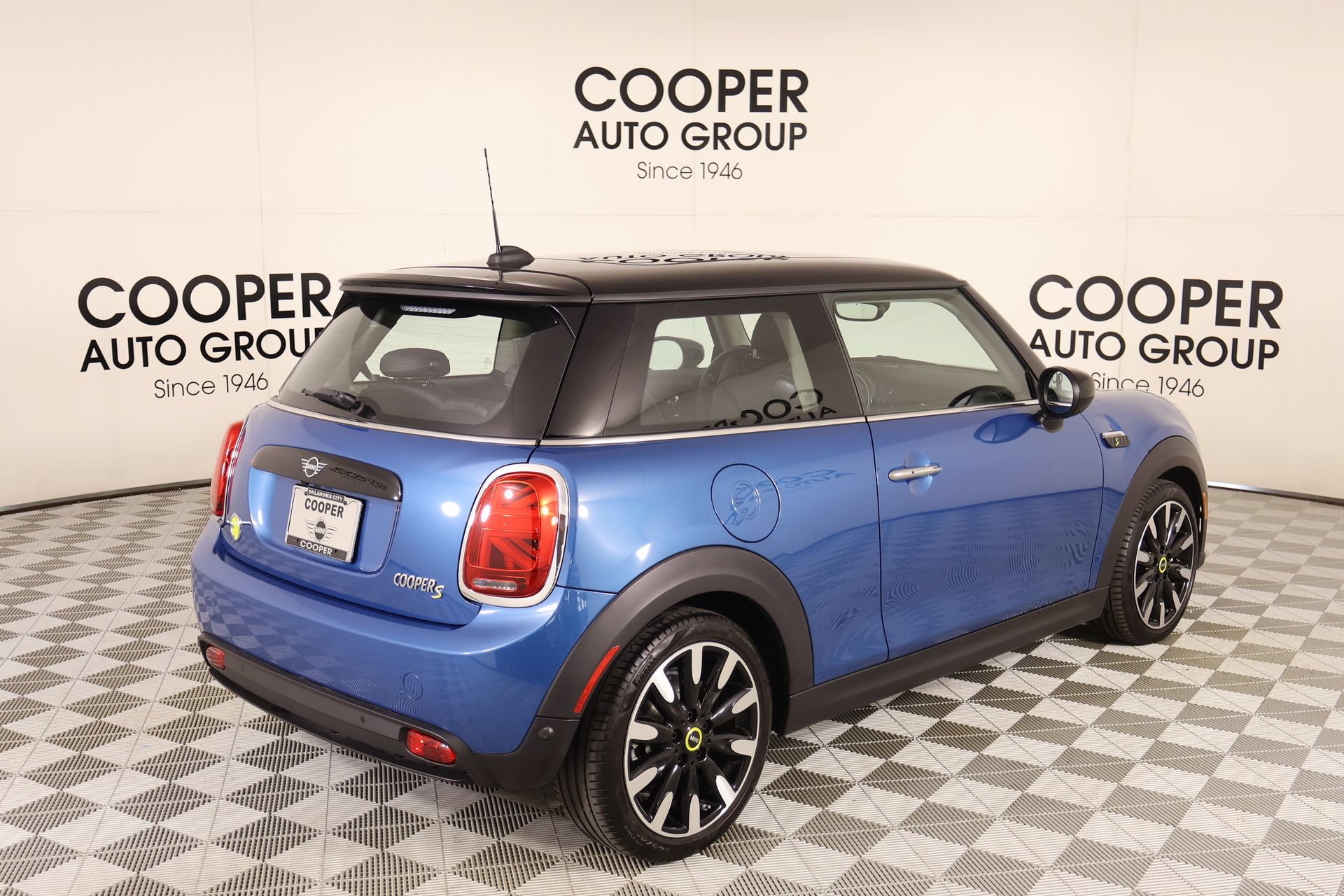 Used 2024 MINI Cooper SE FWD image 20