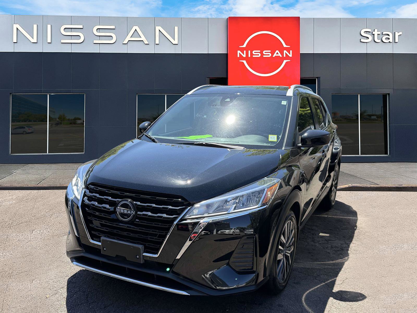 Used 2024 Nissan Kicks SV FWD image 3