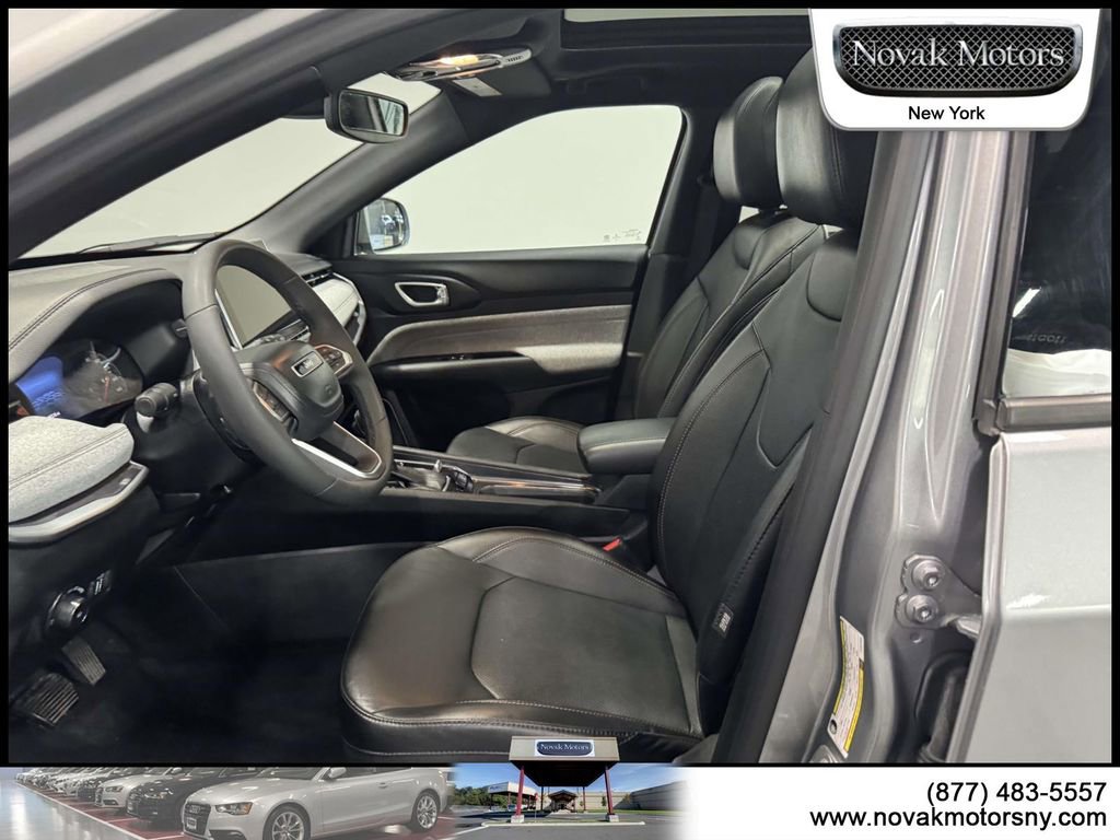 Used 2023 Jeep Compass Latitude w/ Sun and Sound Group image 16