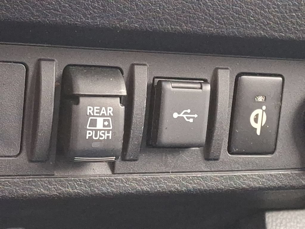 Used 2020 Toyota Tacoma TRD Off-Road AWD/4WD image 26