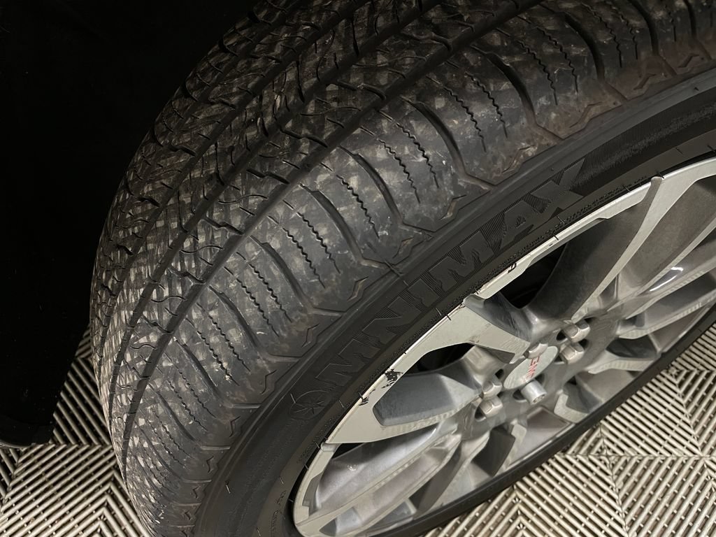 Certified 2022 GMC Acadia Denali w/ Denali Ultimate Package AWD/4WD image 54
