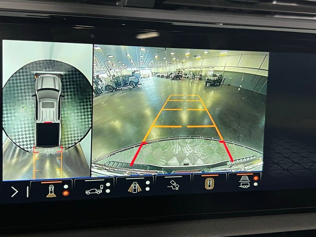 Used 2025 GMC Sierra 1500 AT4 image 34