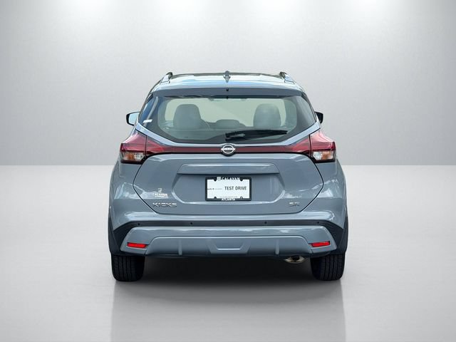 Used 2023 Nissan Kicks SR w/ SR Premium Package FWD image 7