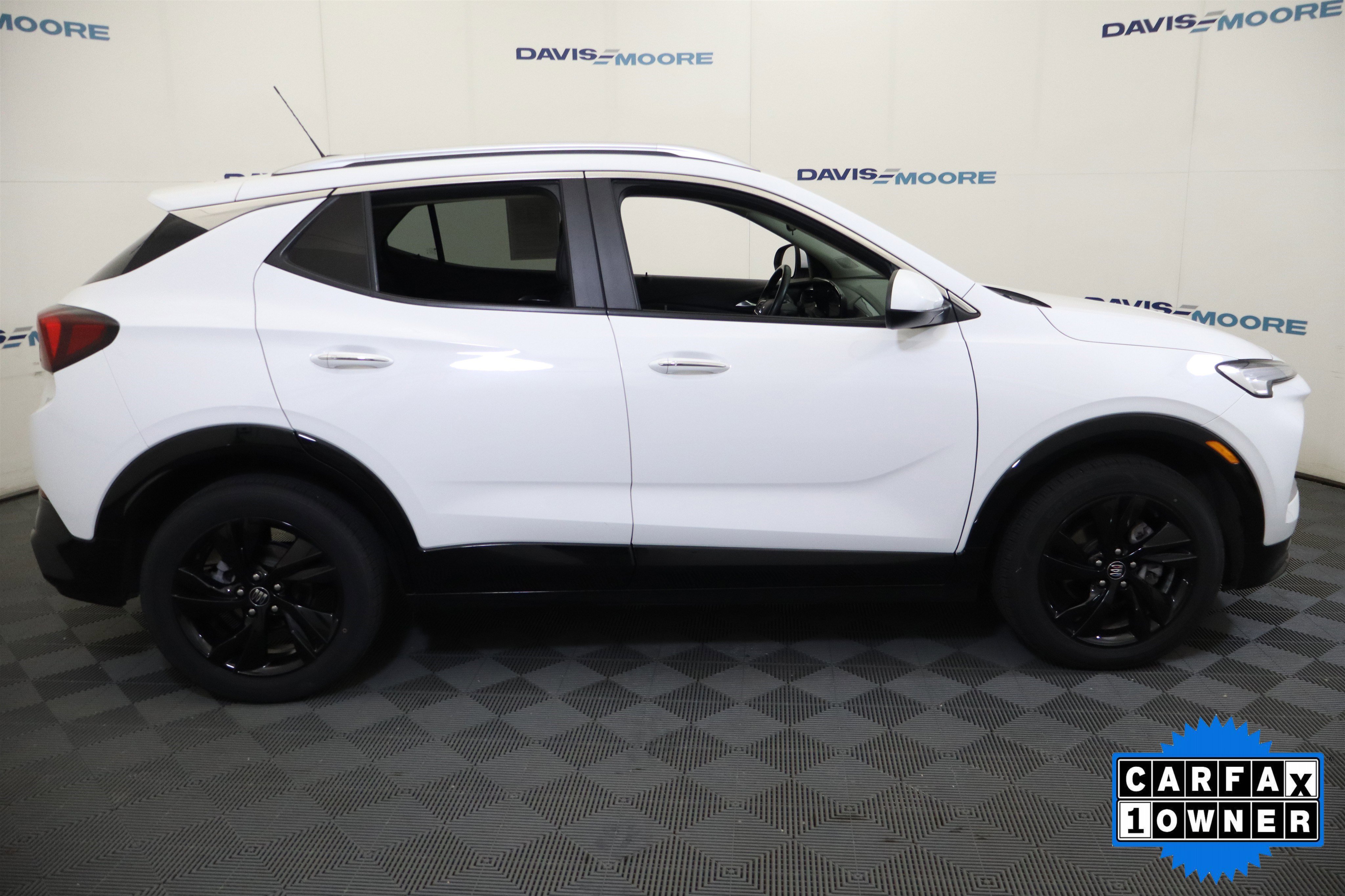 Used 2024 Buick Encore GX Sport Touring FWD image 5