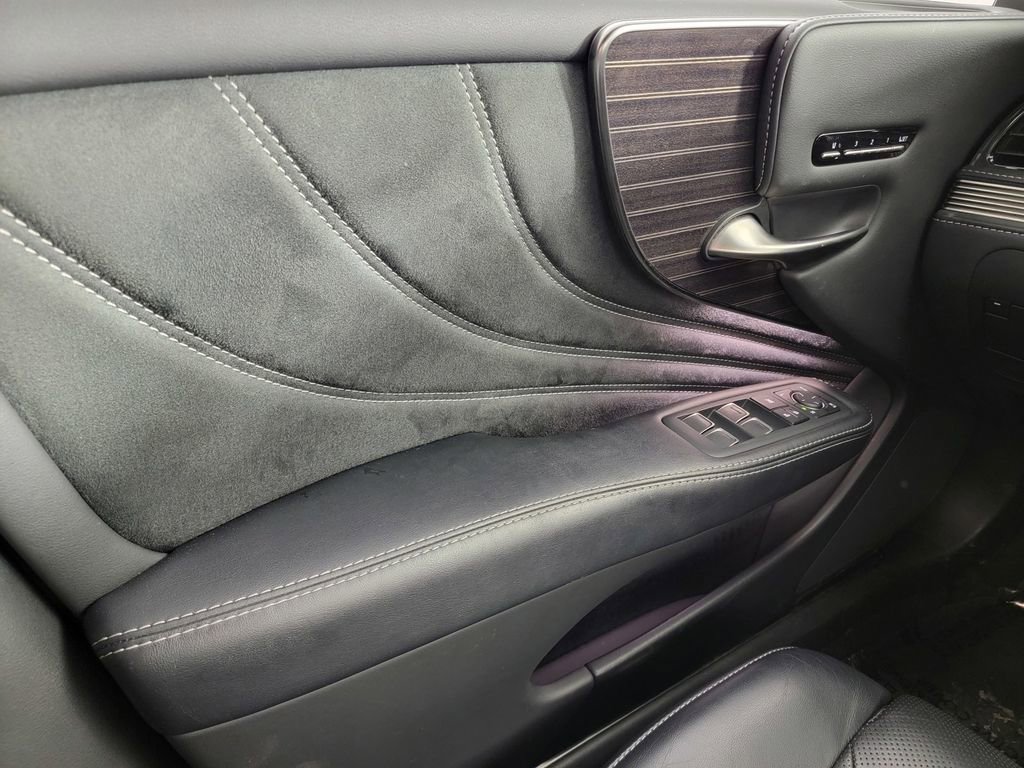 Used 2018 Lexus LS 500h AWD w/ Accessory Package (Z2) image 34