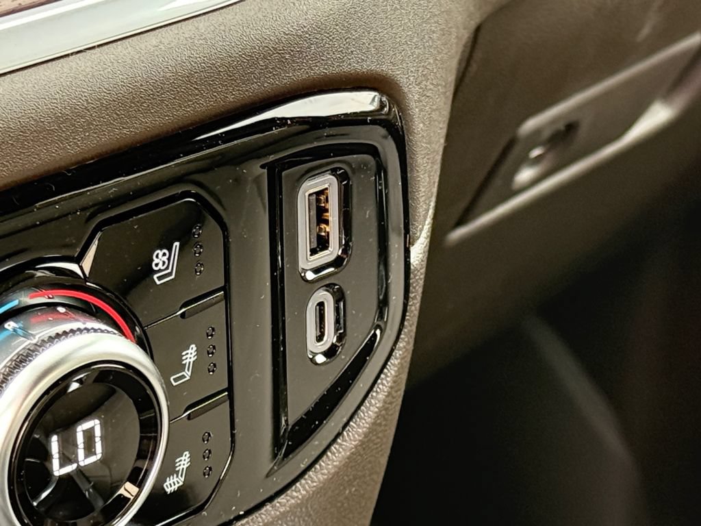 New 2026 GMC Sierra 2500 SLT w/ SLT Premium Package AWD/4WD image 34