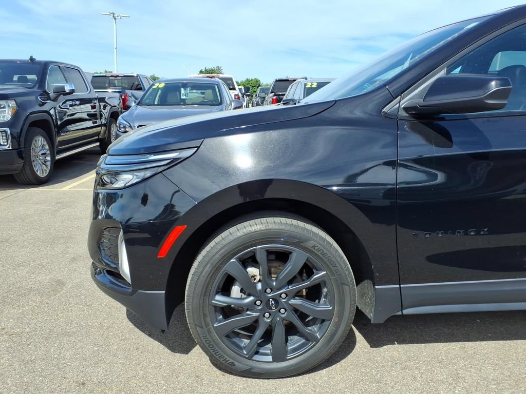 Used 2023 Chevrolet Equinox RS AWD/4WD image 24