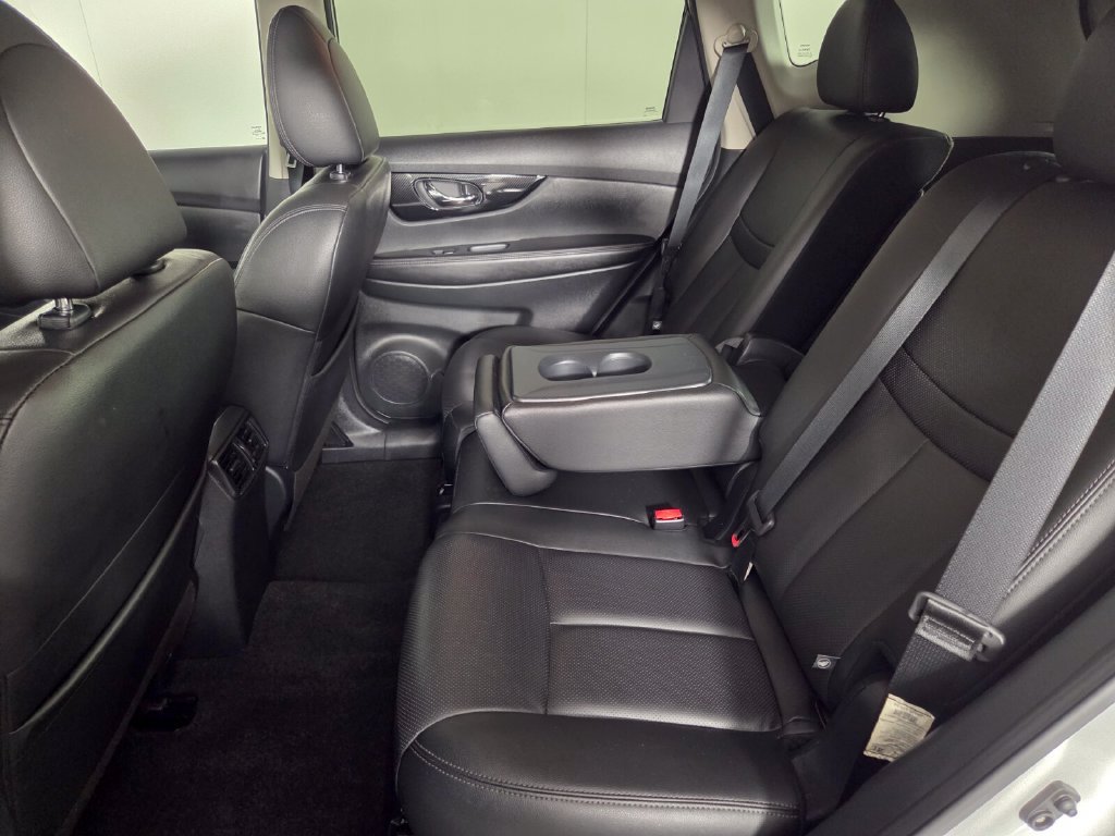 Used 2020 Nissan Rogue SL w/ Premium Package FWD image 21
