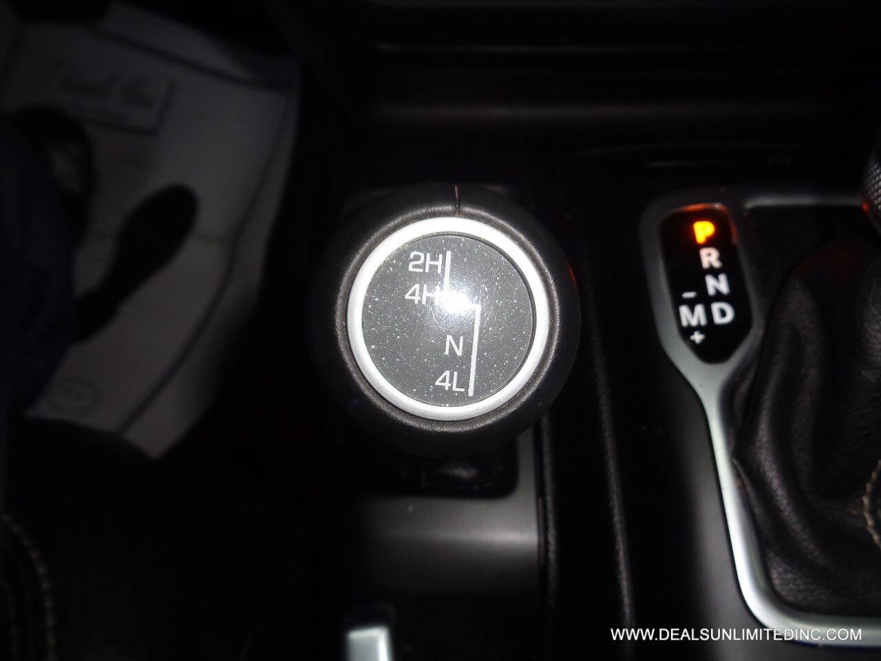 Used 2018 Jeep Wrangler Unlimited Sahara AWD/4WD image 10