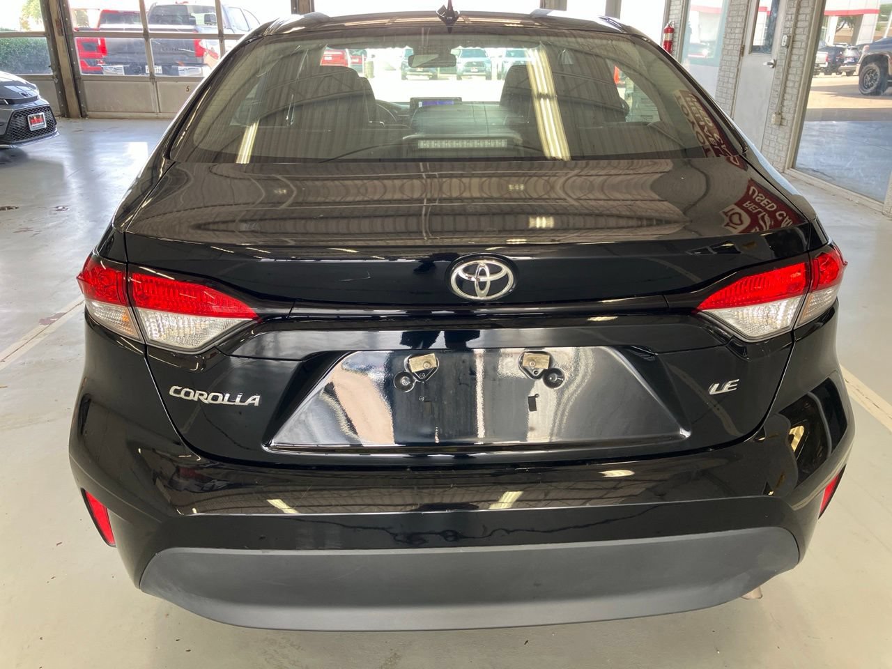 Used 2024 Toyota Corolla LE FWD image 5