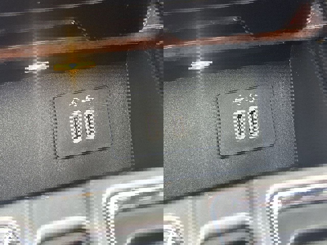 Used 2016 Ford F150 Platinum w/ Equipment Group 701A Luxury image 26