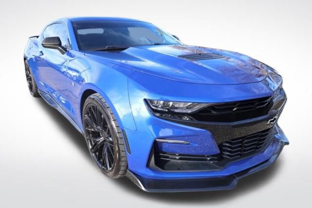 Used 2019 Chevrolet Camaro SS image 2