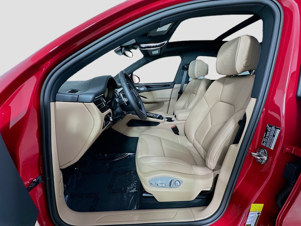 New 2026 Porsche Macan AWD/4WD image 5